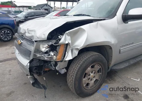 2014 Chevrolet Suburban 1500 Lt из США, поврежденный, VIN 1GNSKJE70ER215516